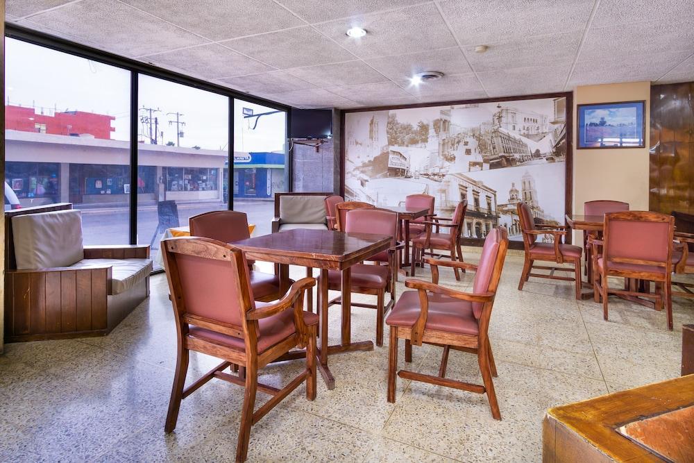 Hotel Premier Saltillo Coahuila Kültér fotó