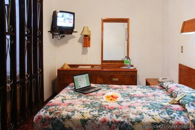 Hotel Premier Saltillo Coahuila Szoba fotó